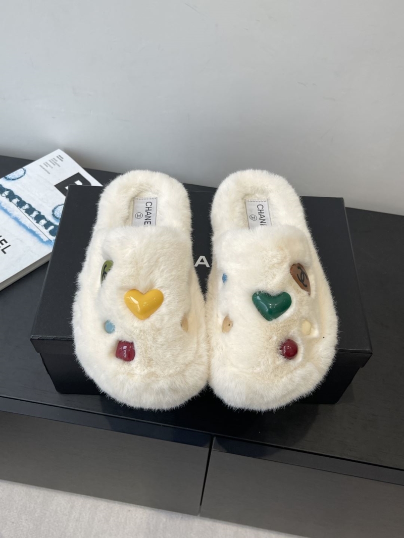 Ch**el slippers